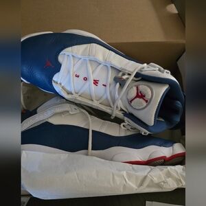 Mens basketball shoes